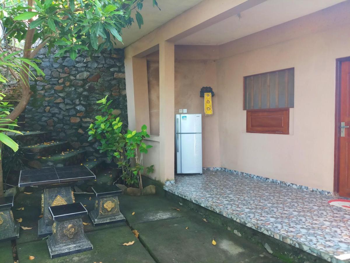 Rumah Wayans Lipah Amed Exterior foto