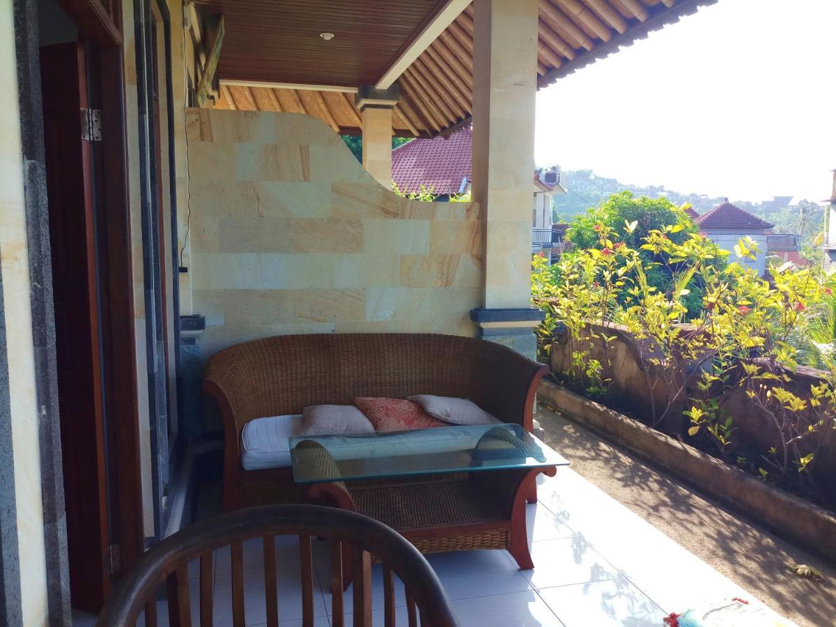 Rumah Wayans Lipah Amed Exterior foto