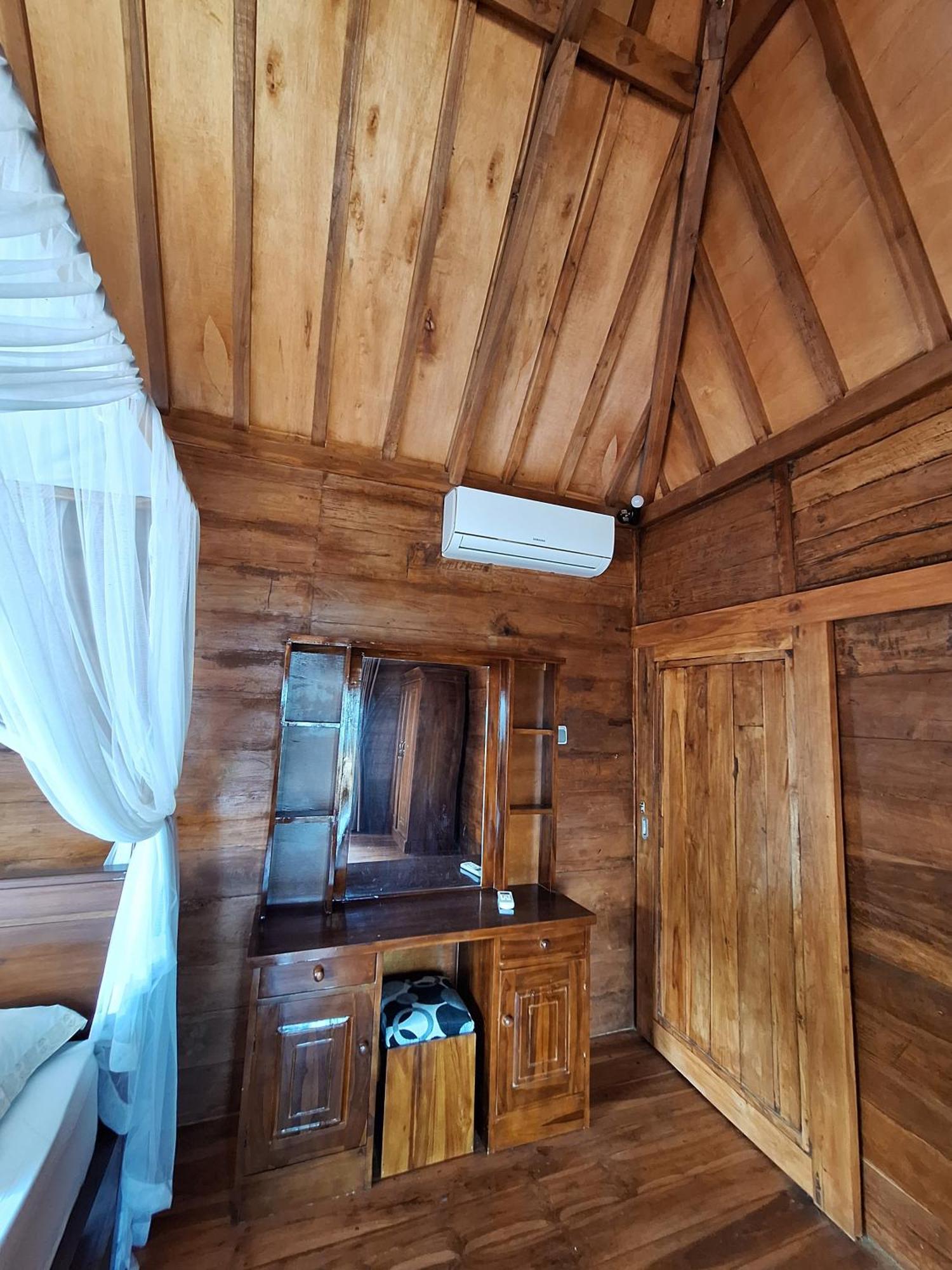 Rumah Wayans Lipah Amed Exterior foto