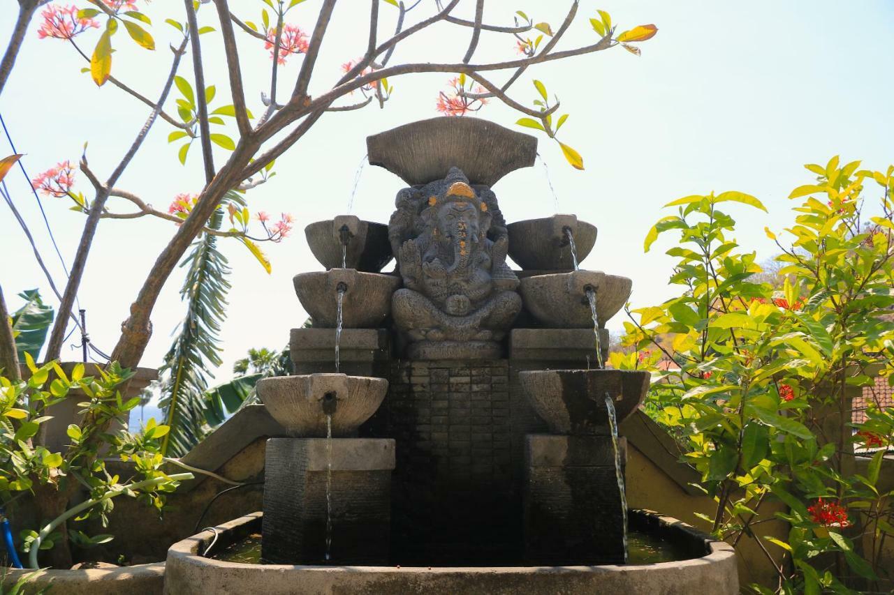 Rumah Wayans Lipah Amed Exterior foto